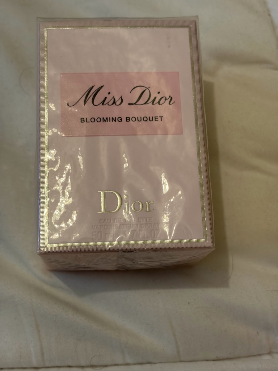 Miss Dior perfume