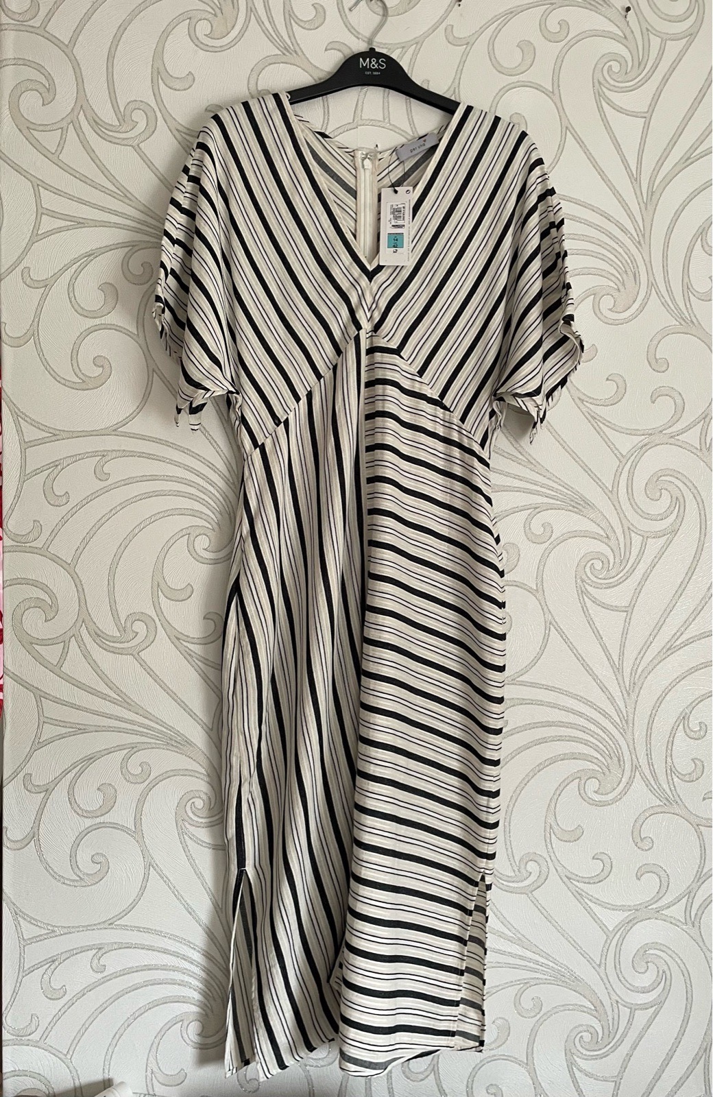 Marks & Spencer ~ Midi Dress With Pockets ~ Ivory/Black/Beige ~ Size 14 ~ New With Tag