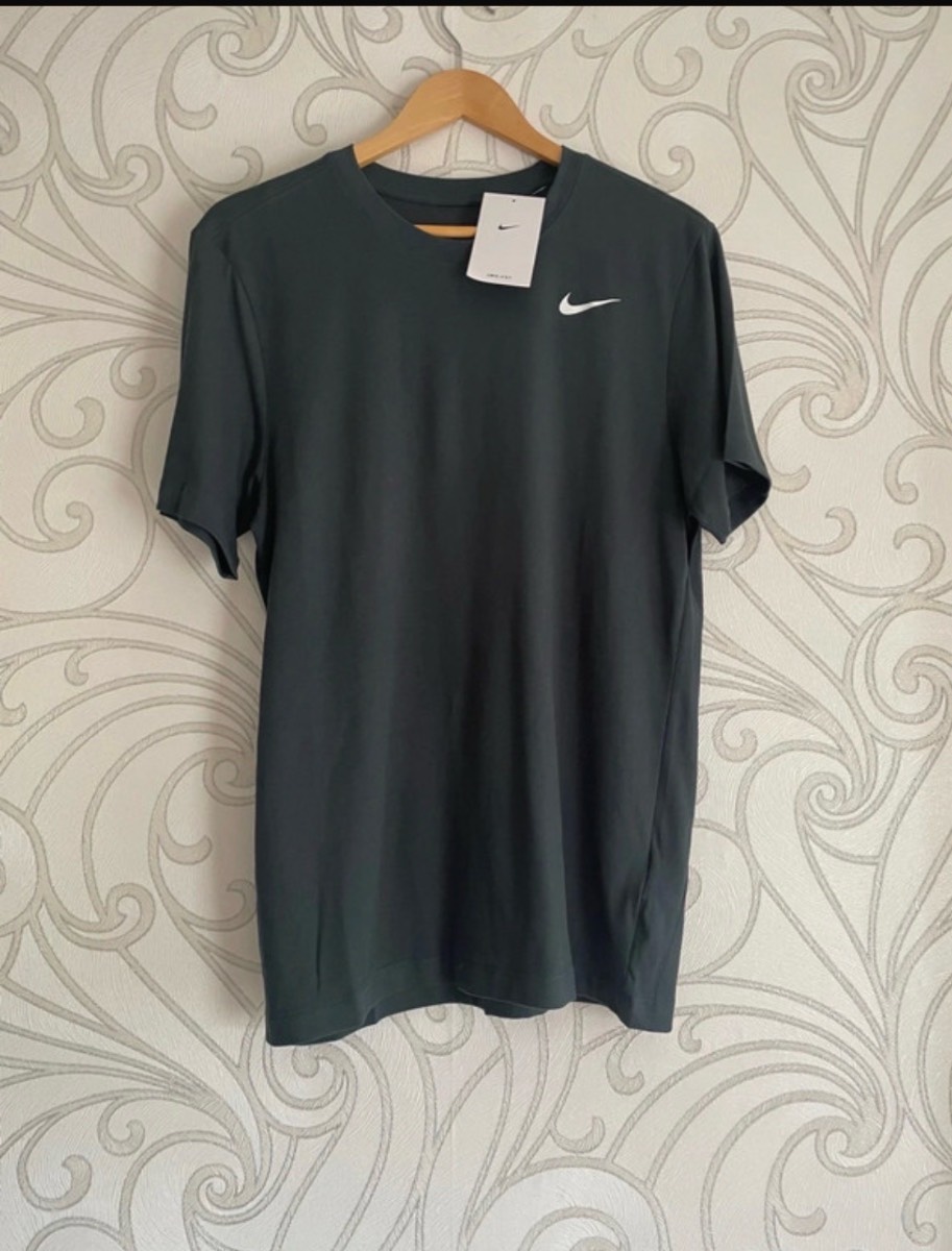 Nike ~ Dri Fit T Shirt ~ Men’s Size S ~ Dark Grey ~ New With Tag