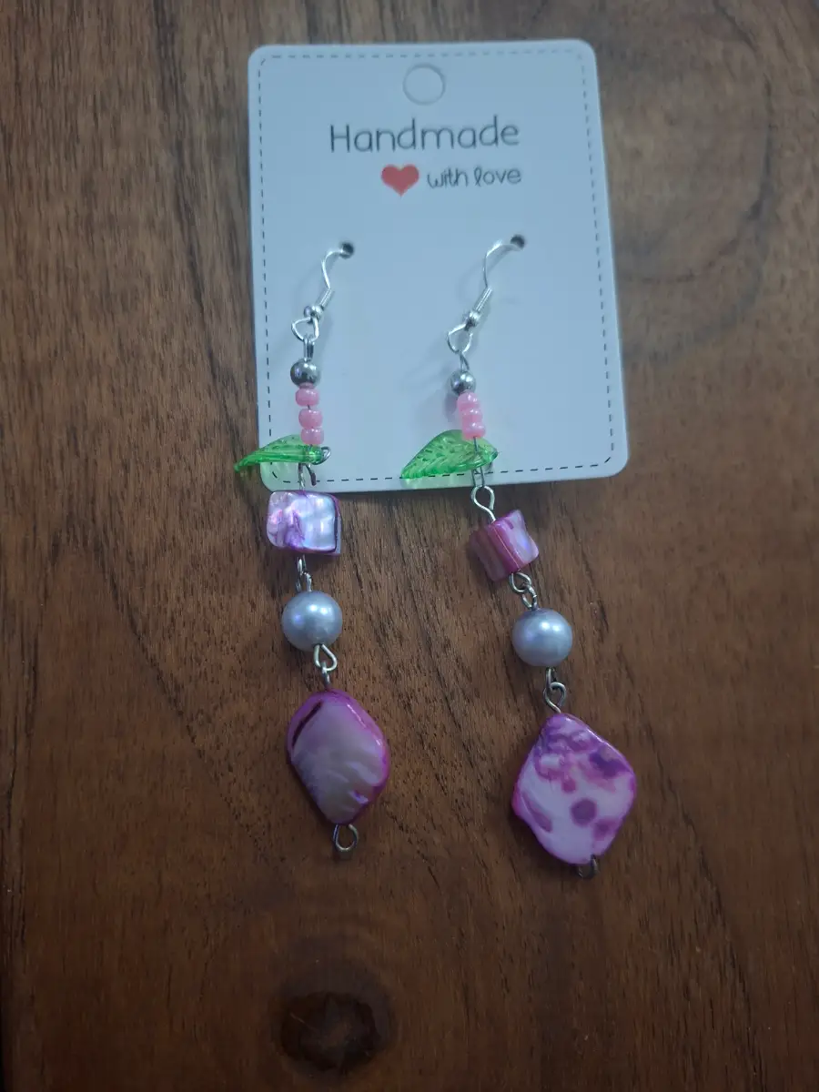 Earings whimsical pretty pink dangle earings