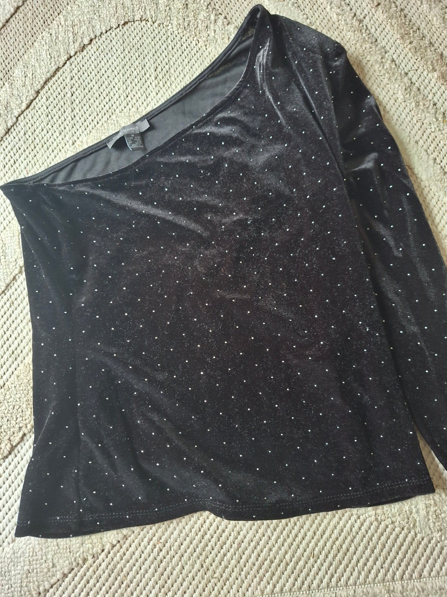 Off sholder top size 12/14 black velvet