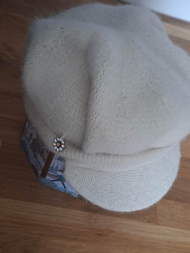 Alpaca wool and poly cap hat