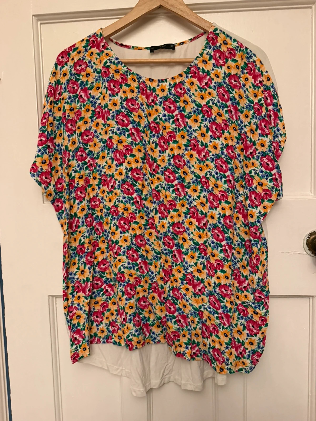 F&F Curve Floral Oversized Top – Size 22