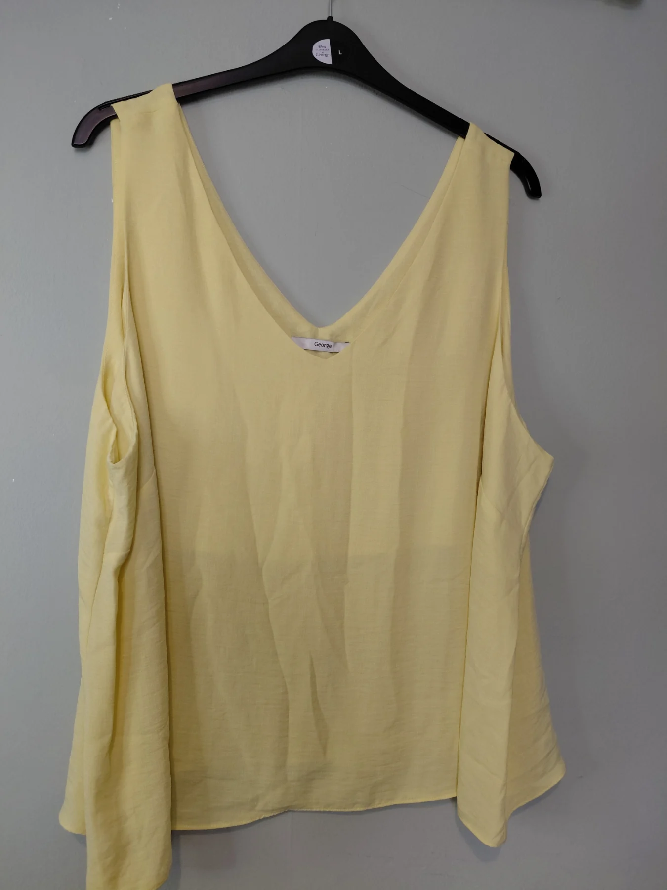 Sleeveless top 26