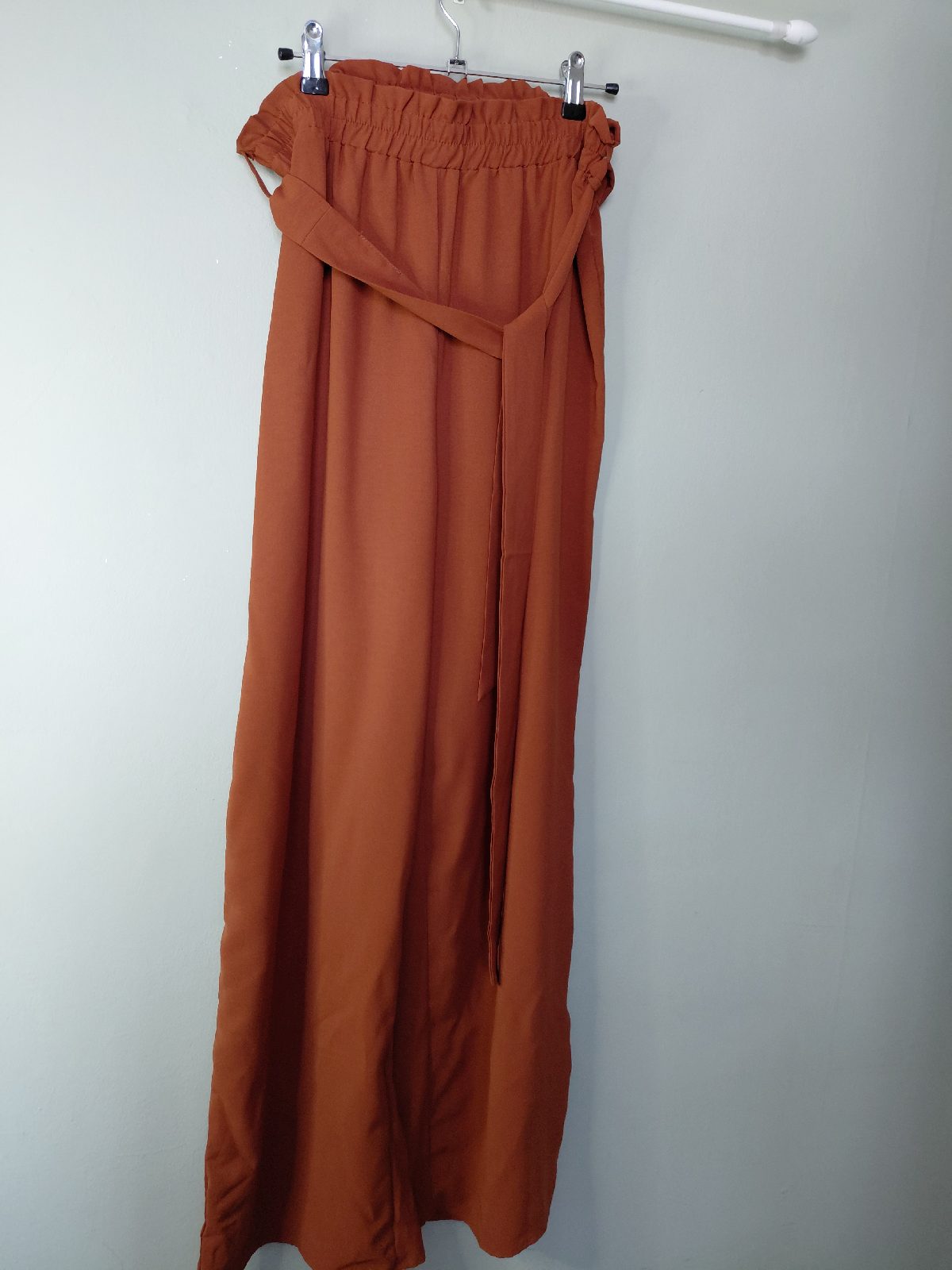 Wide leg trousers