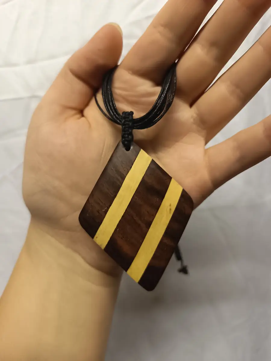 Shell wood necklace (wooden stripe diamond style, black)