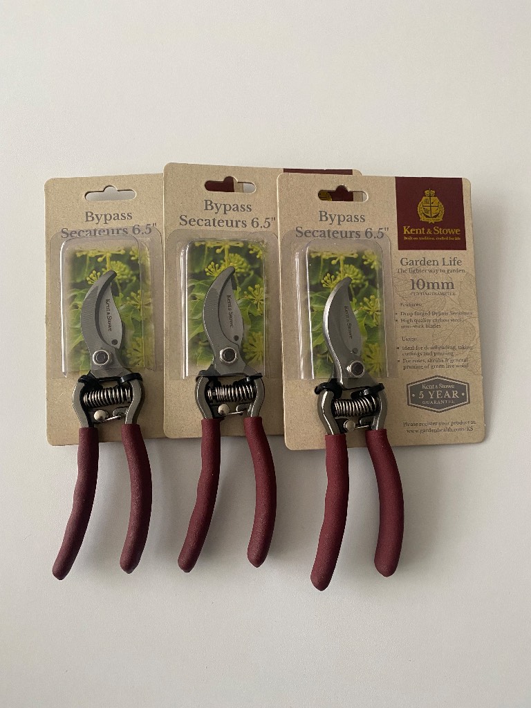 3 pairs Kent & Stowe secateurs