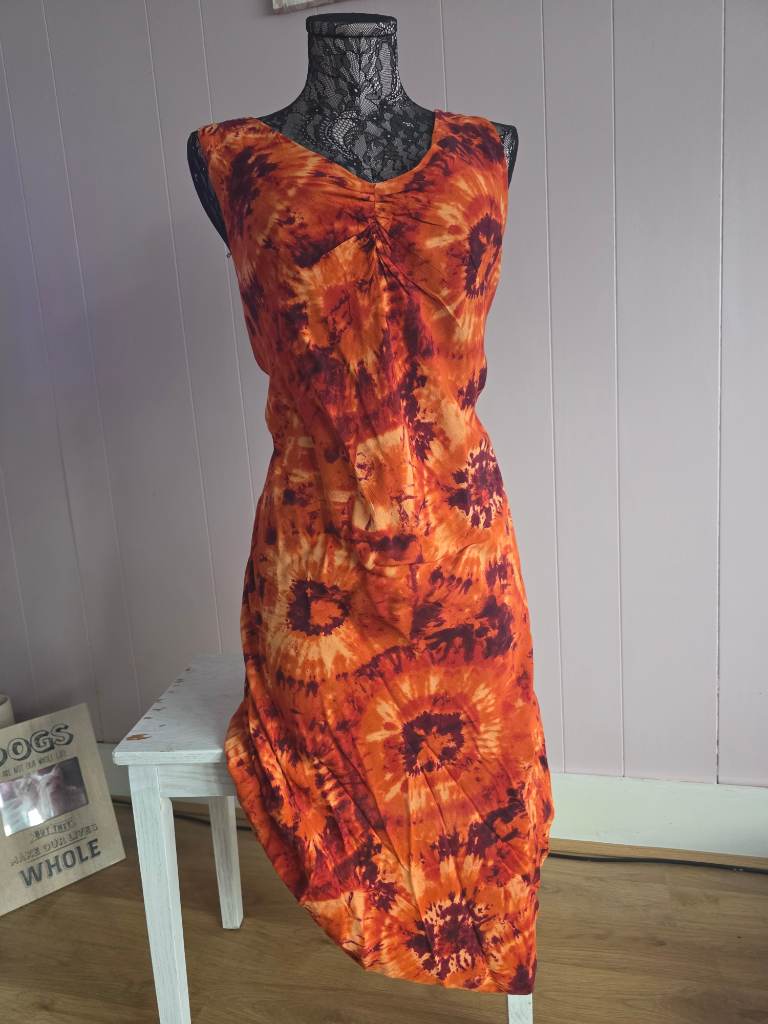 Gorgeous vintage orange ombre tie dye dress