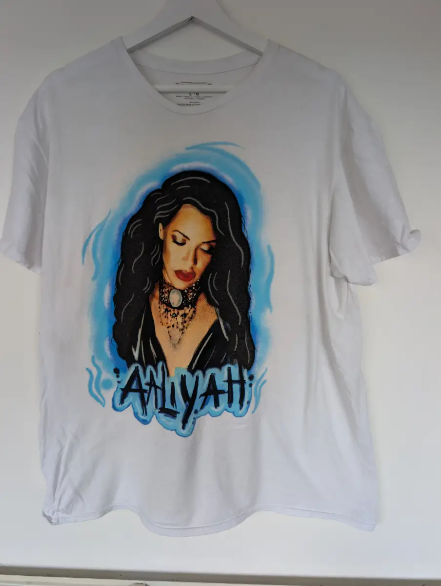 Aaliyah White Graphic T-Shirt L | Official Ripple Junction | Hip Hop Rap Streetwear