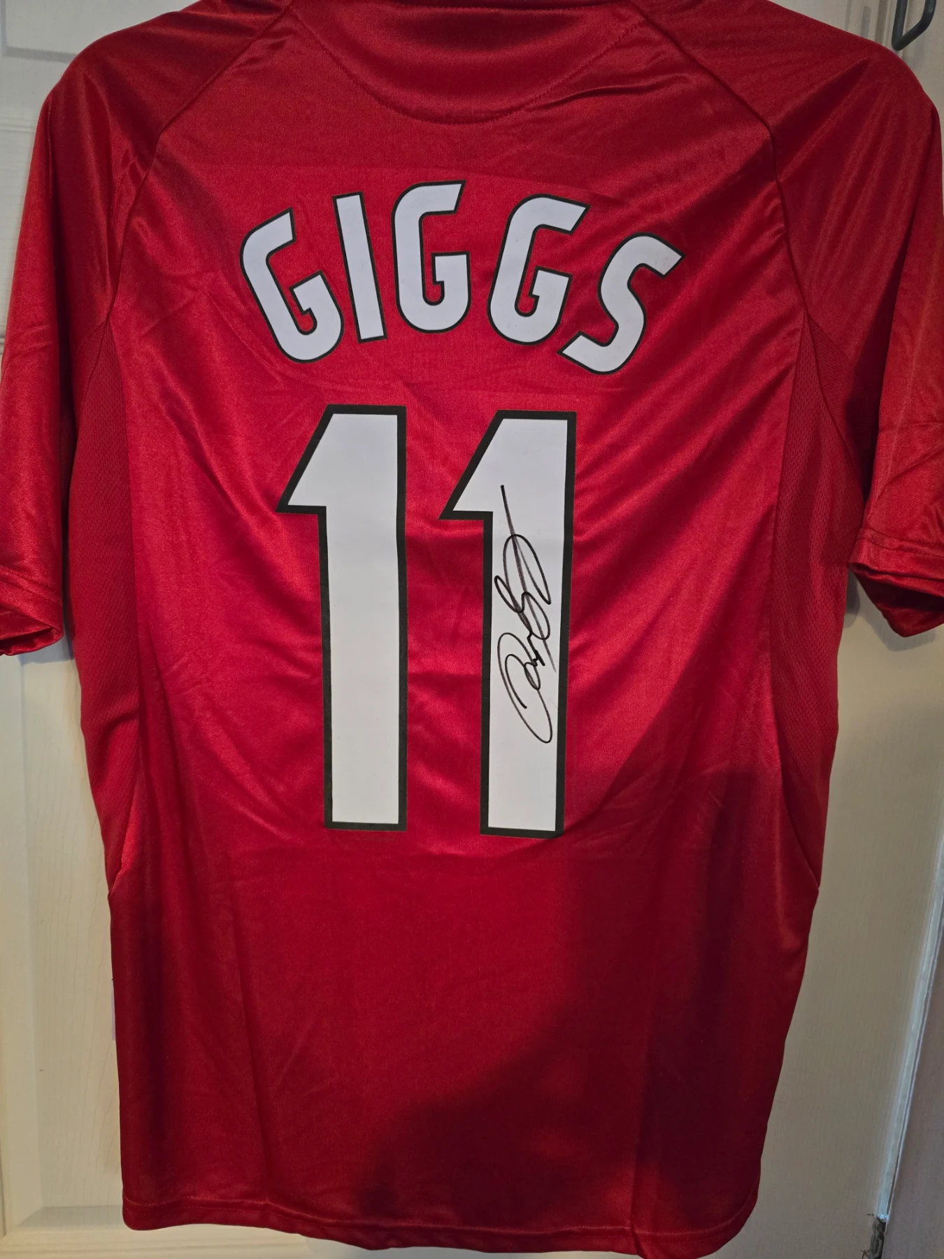 Signed Ryan Giggs champions League 99 shirt