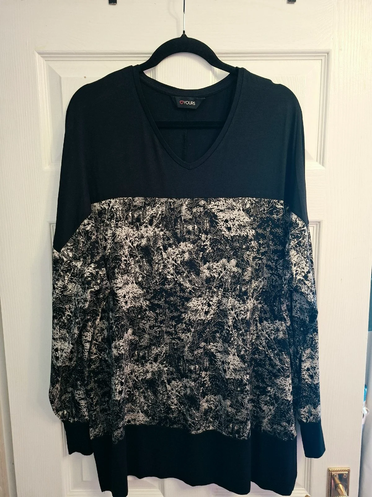 Black top with pattern from YOURS size16