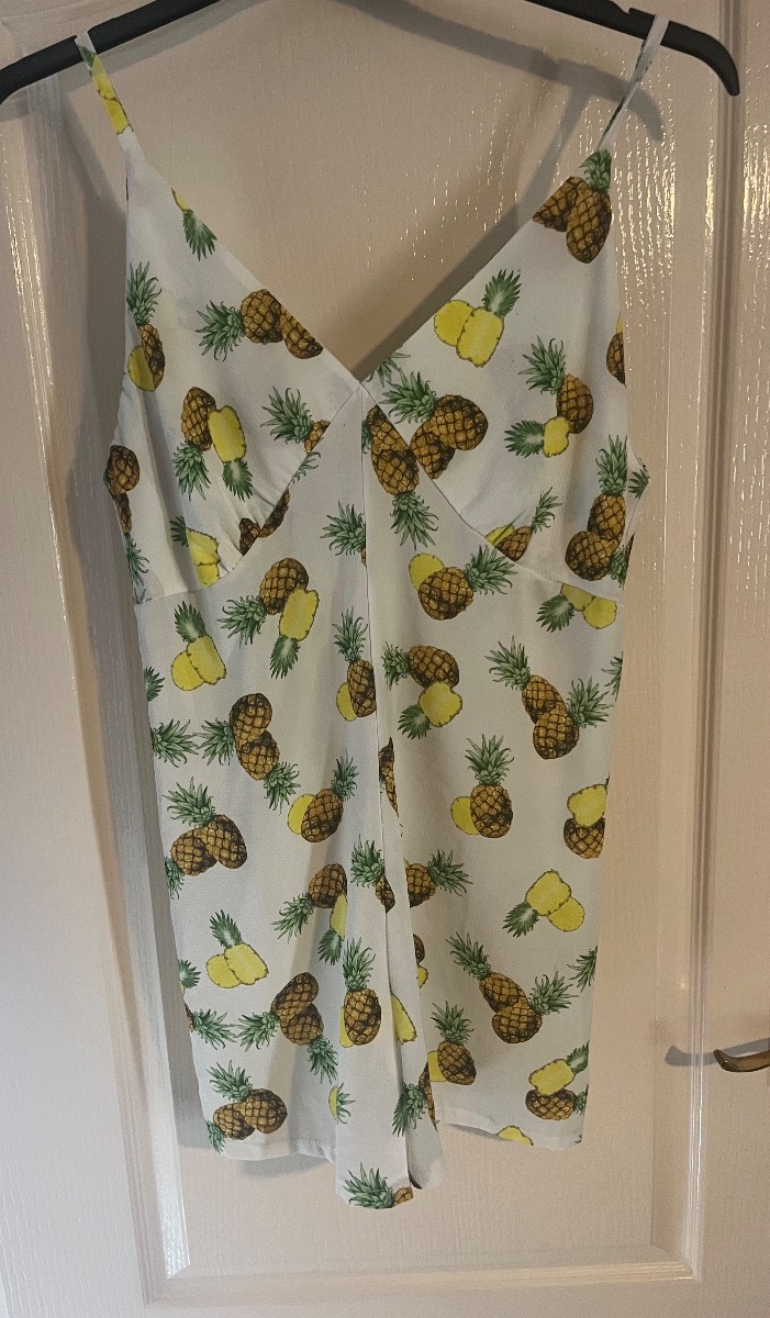 New Collection White Playsuit/romper/onsie With Pineapple Print, Size Large