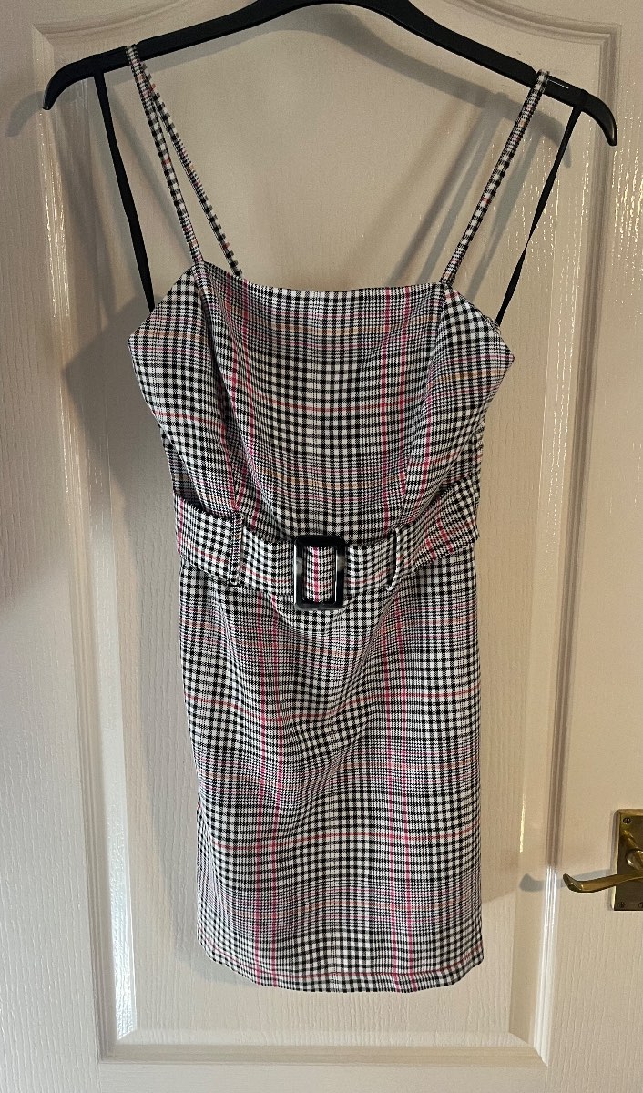 Primark pinafore dress, black dogtooth check pattern, belted waist Size 8