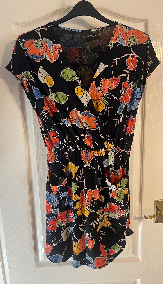 Next Lightweight 100% Cotton Black Floral Dress. 2 Pockets. Short Sleeve. Size 8