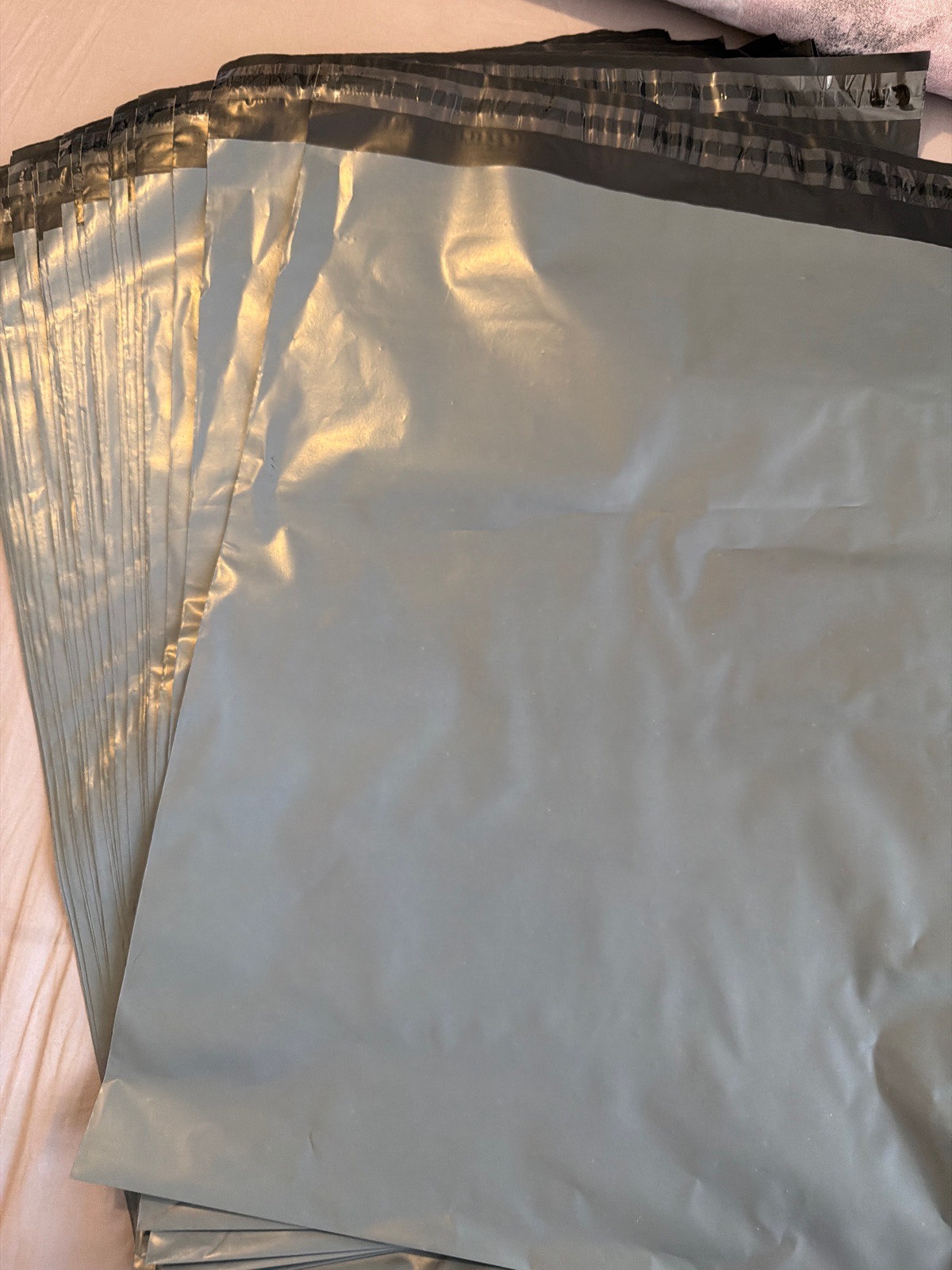 50 Grey mailing bags