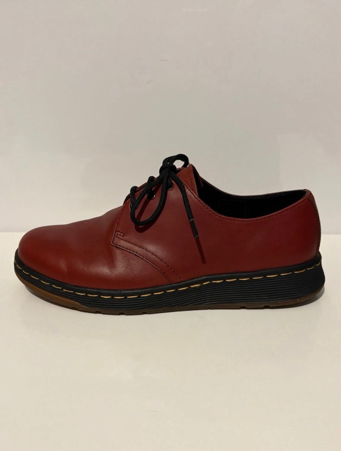 Dr. Martens Cavendish Cherry Red Shoes Women’s Size 7 (lightweight)