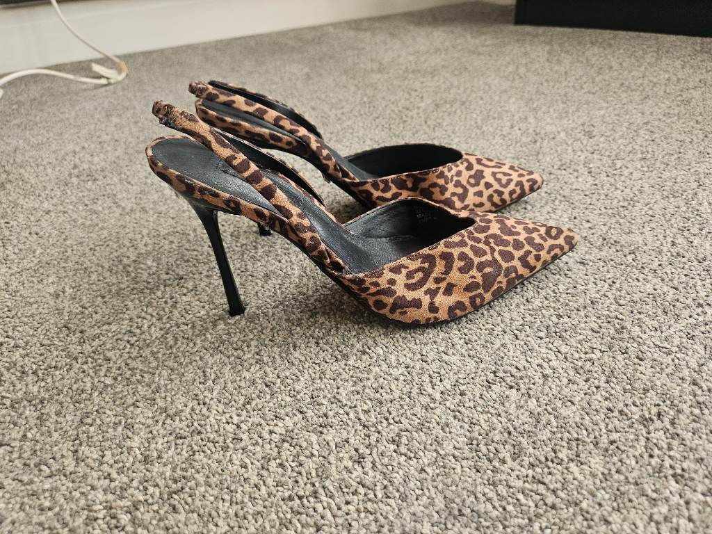 Topshop ladies size 4 leopard print slingback pointed heels