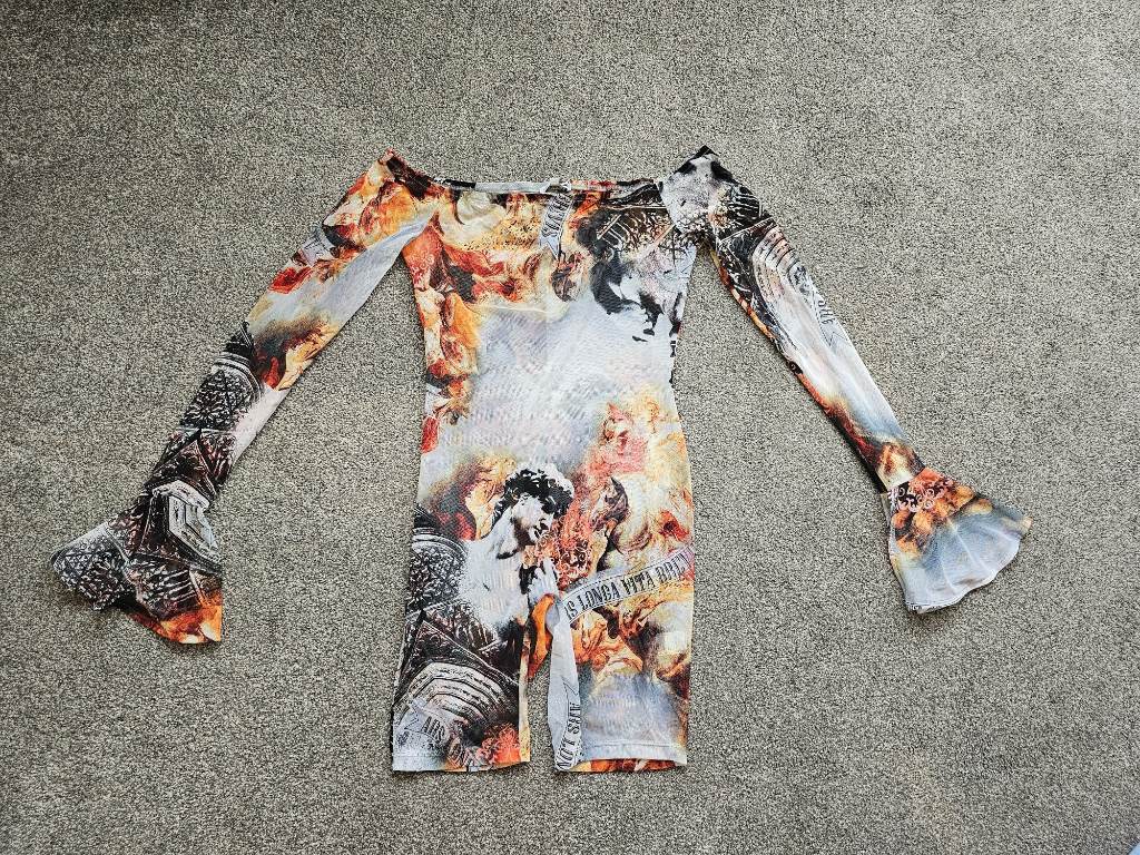 Fashion nova ladies size large tourist off the shoulder romper