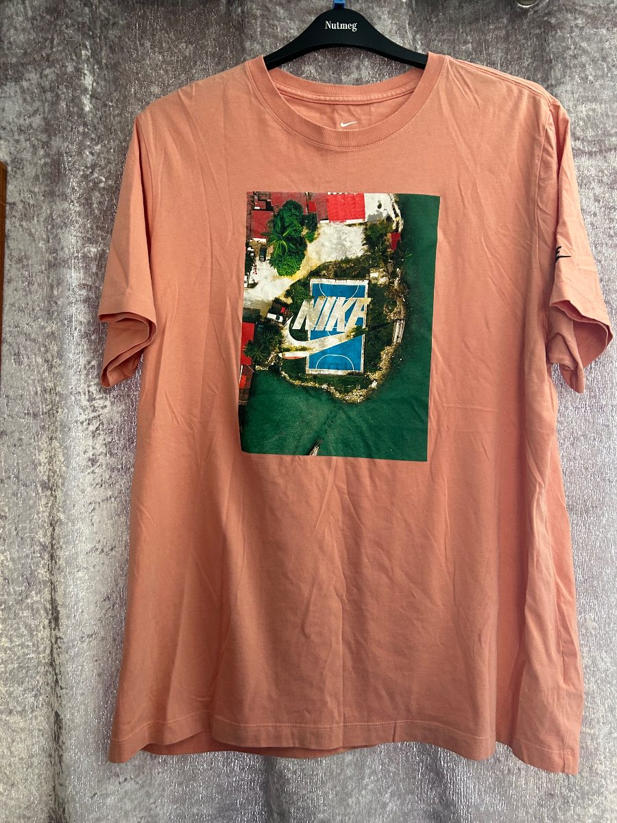 Women’s Nike tshirt
