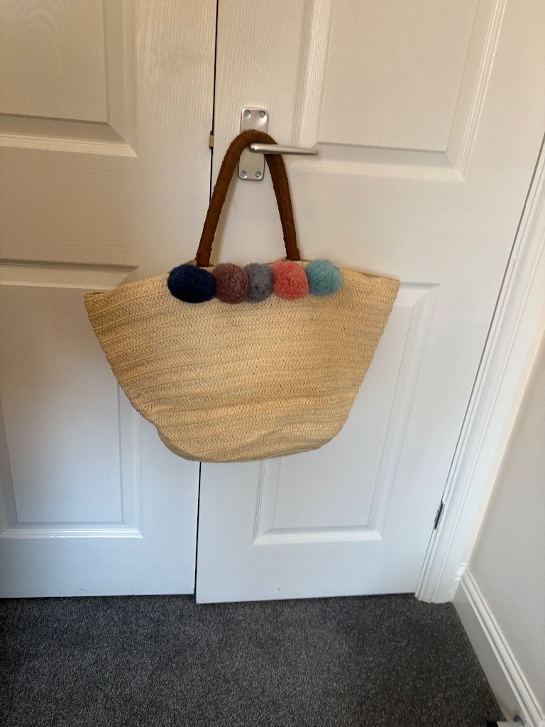 Straw tote bag