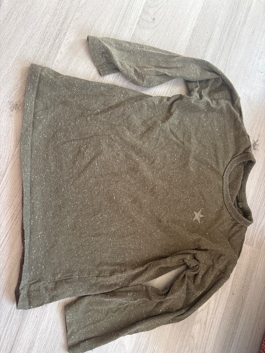 Khaki green long sleeved T-shirt