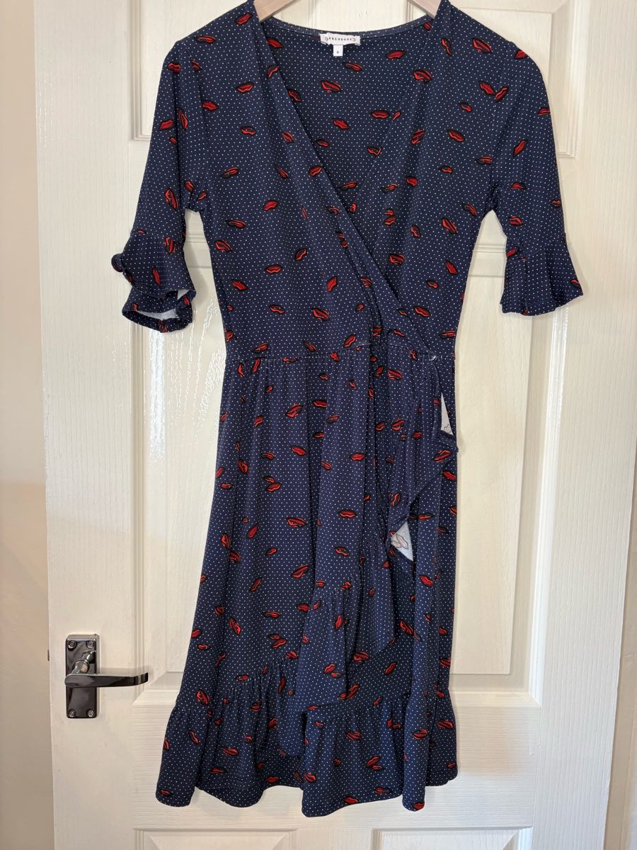 Warehouse Size 8 Navy Dress Lips