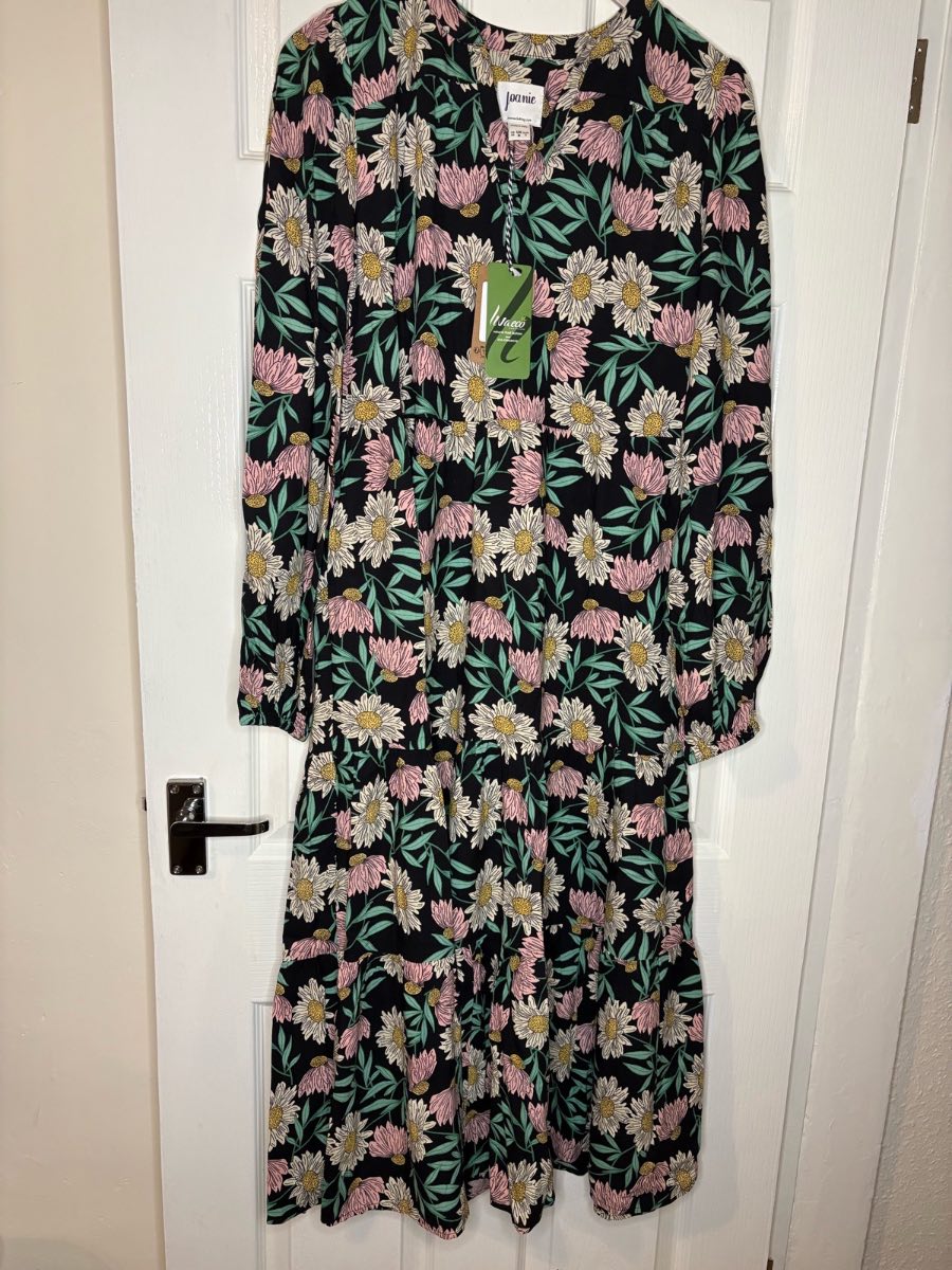 Joanie Floral Midi Dress UK S 8-10 Black Daisy Print BNWT