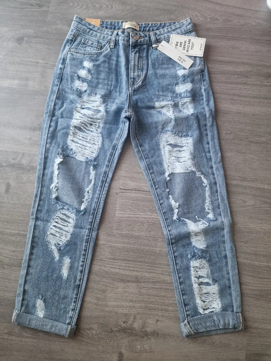 VS Miss Denim Ripped Boyfriend Jeans – Size 36 / W26 – New With Tags