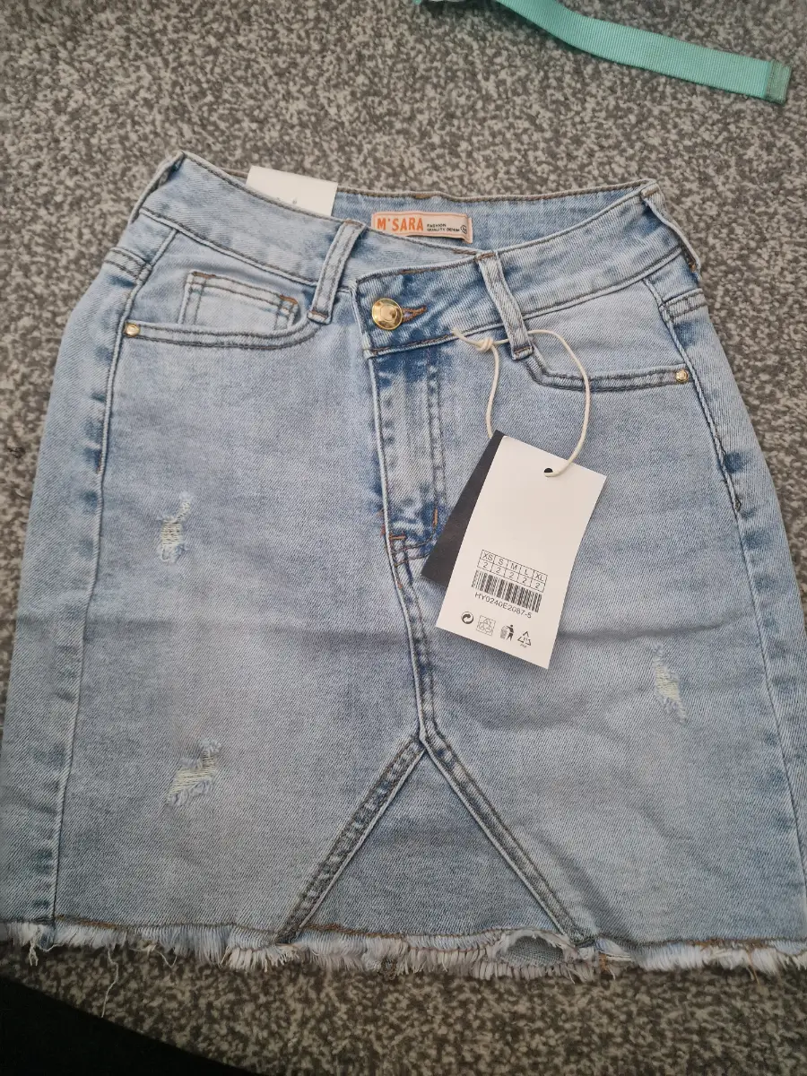 Light Wash Denim Mini Skirt – Size XS