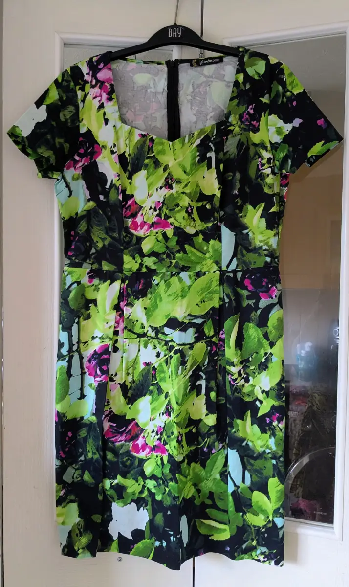 Kaleidoscope size 14 botanical print short sleeve dress