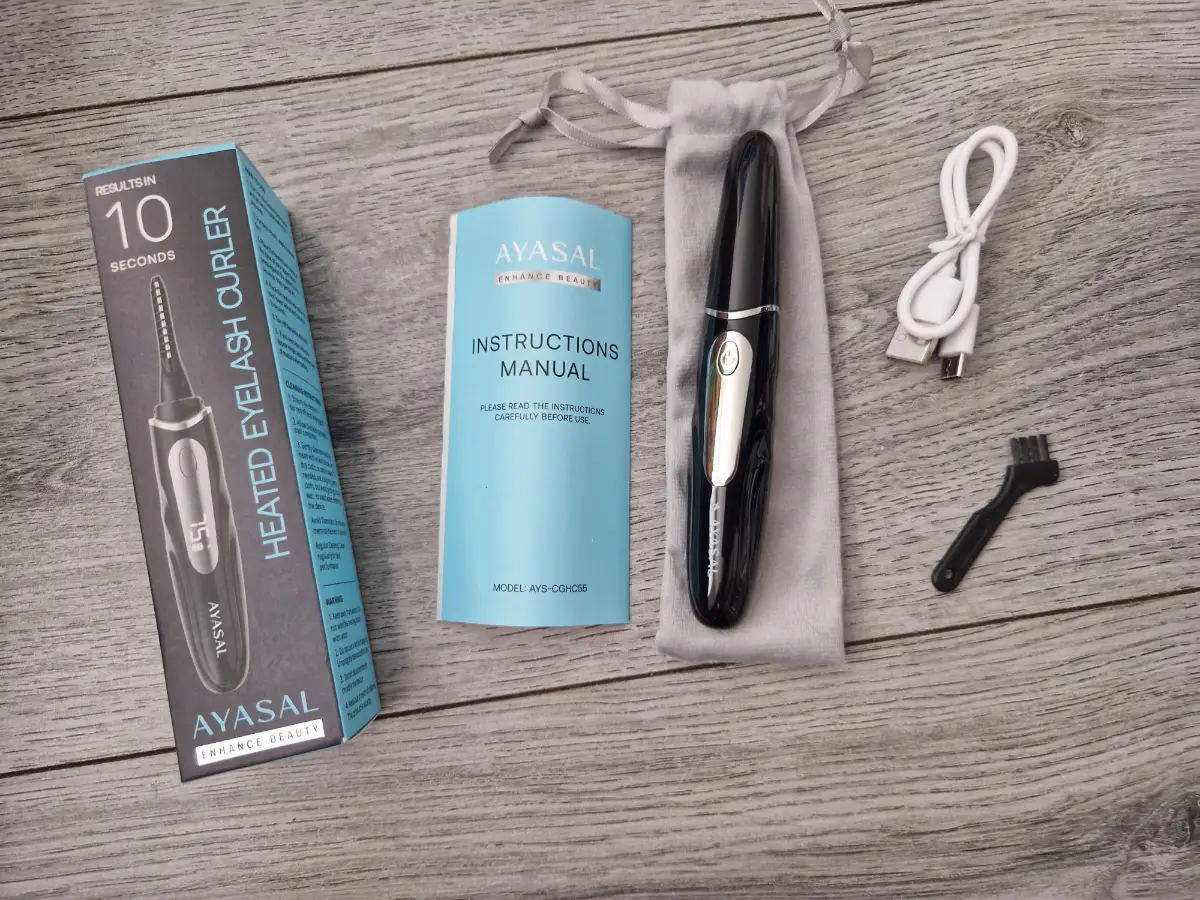 Heated eyelash curlers