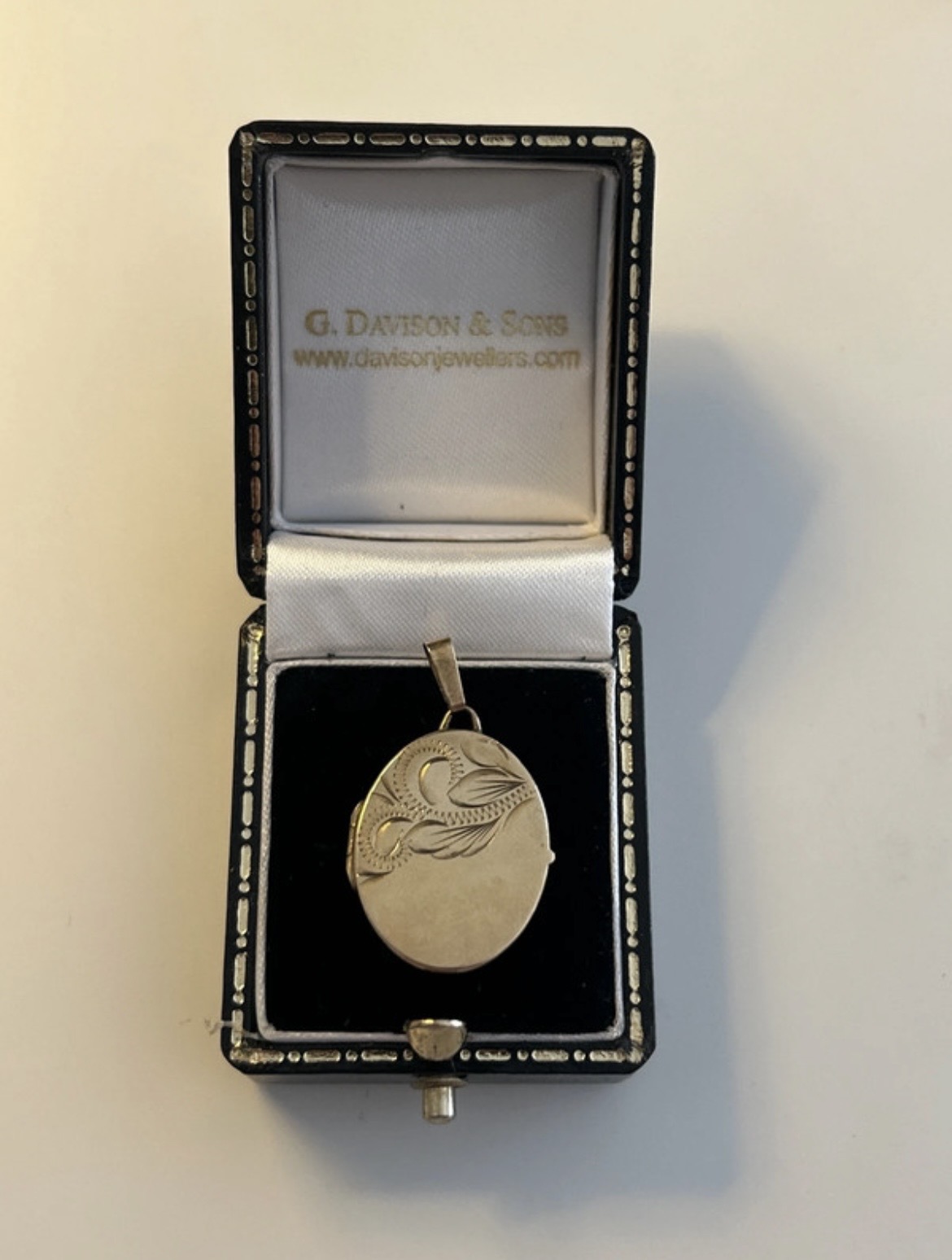 9ct hallmarked locket
