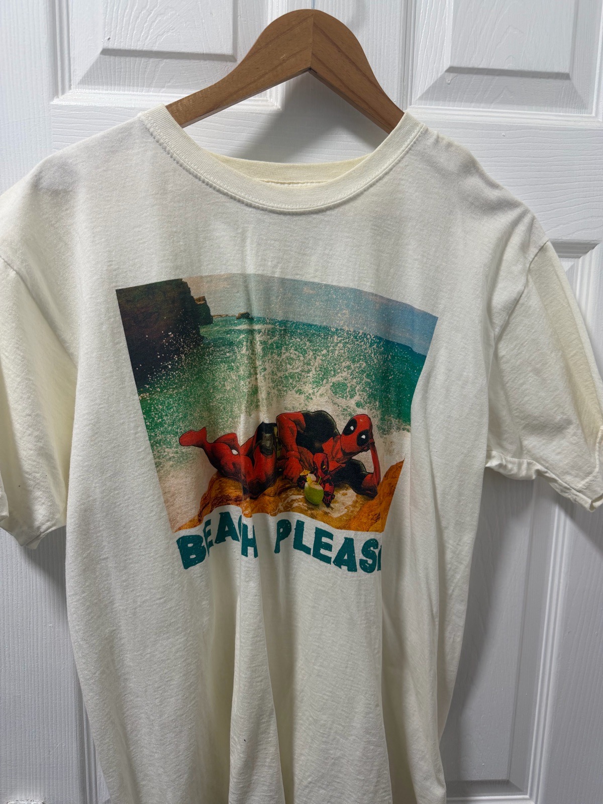 Marvel Deadpool "Beach Please" Graphic T-Shirt - Size L / Large - Beach Holiday