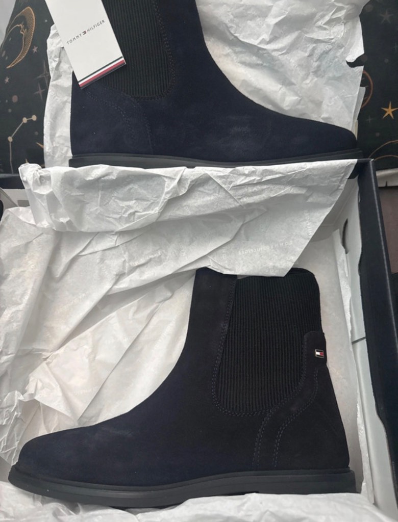 Ladies Tommy Hilfiger boots size 5
