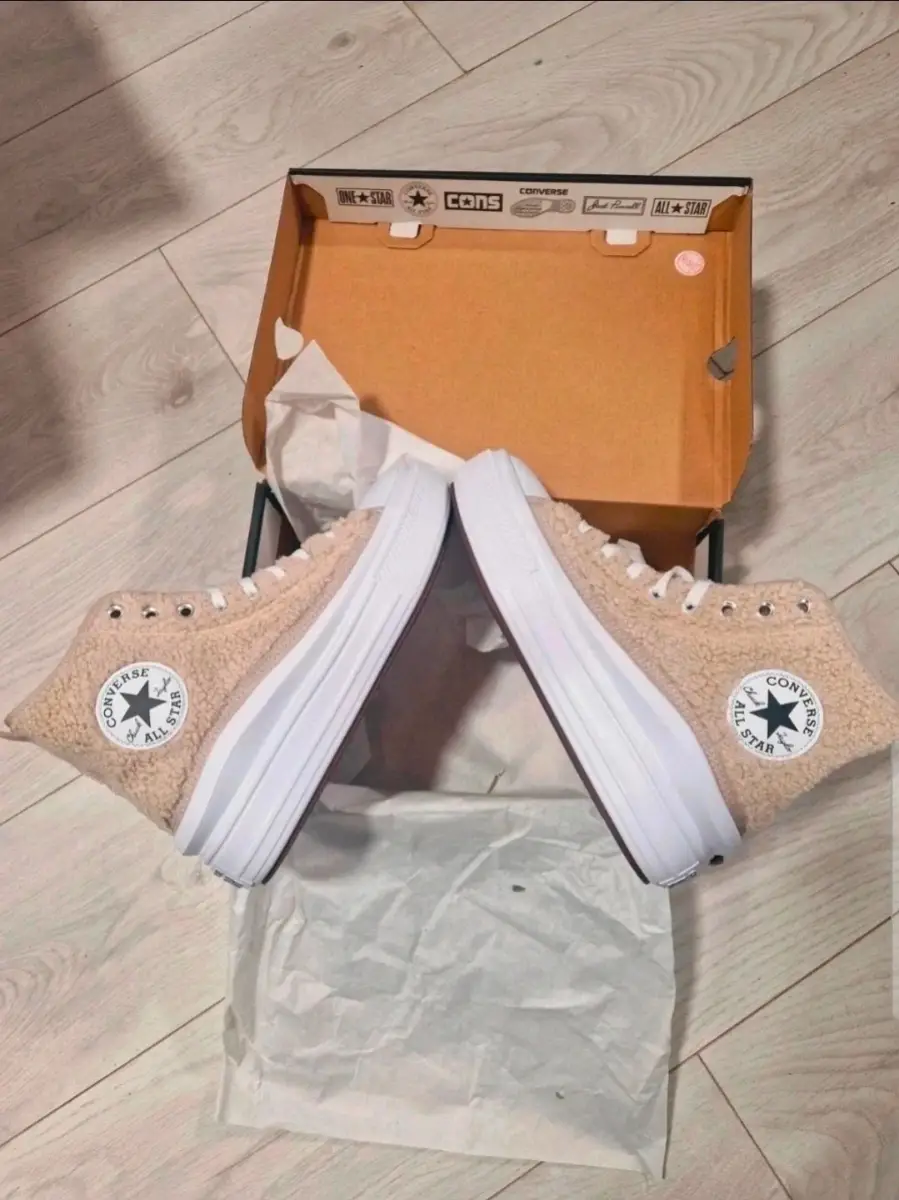 Converse Sherpa Trainers Size Junior 4.5