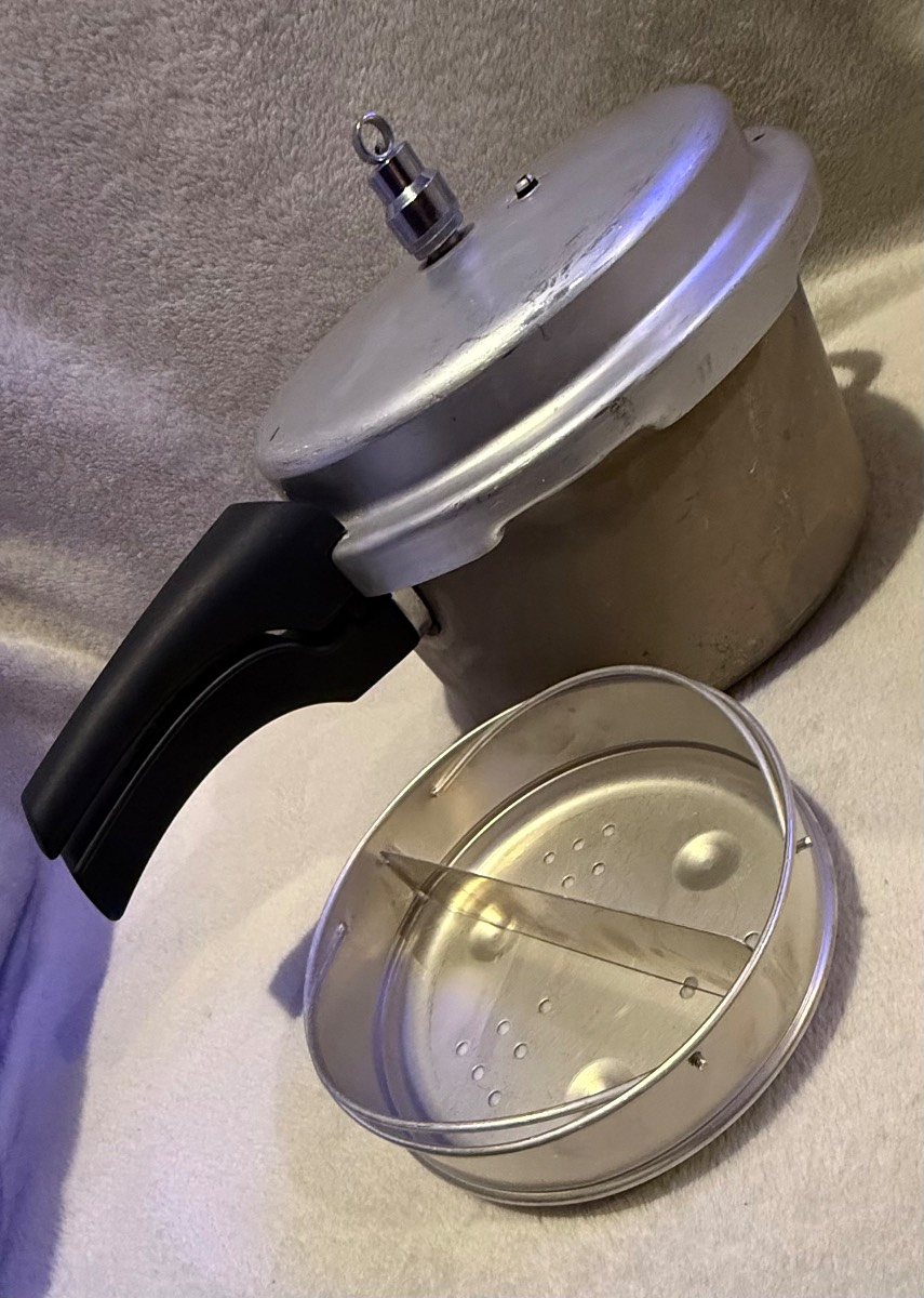 Prestige Hi-Dome 4L aluminium pressure cooker 53078 stovetop pot and basket