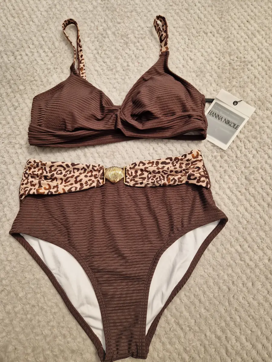 hanna nikole size M