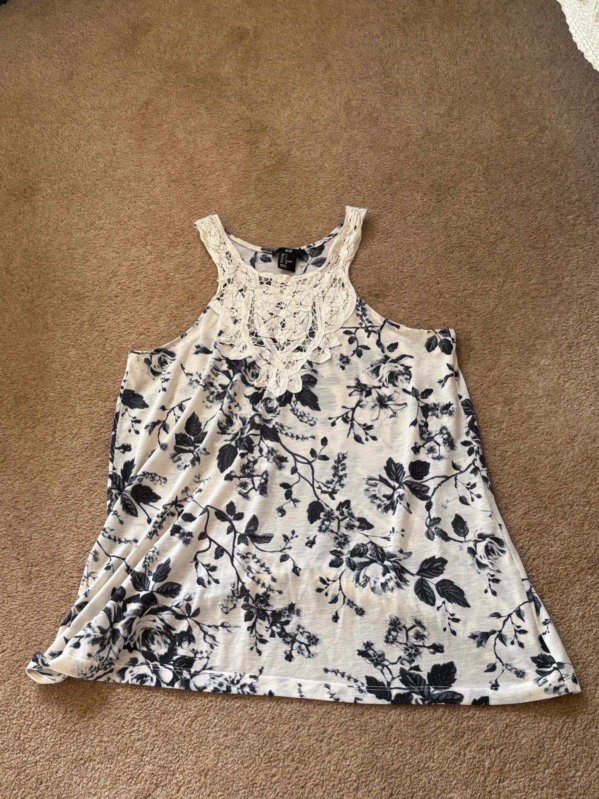 H&M size small grey and cream lace cami top