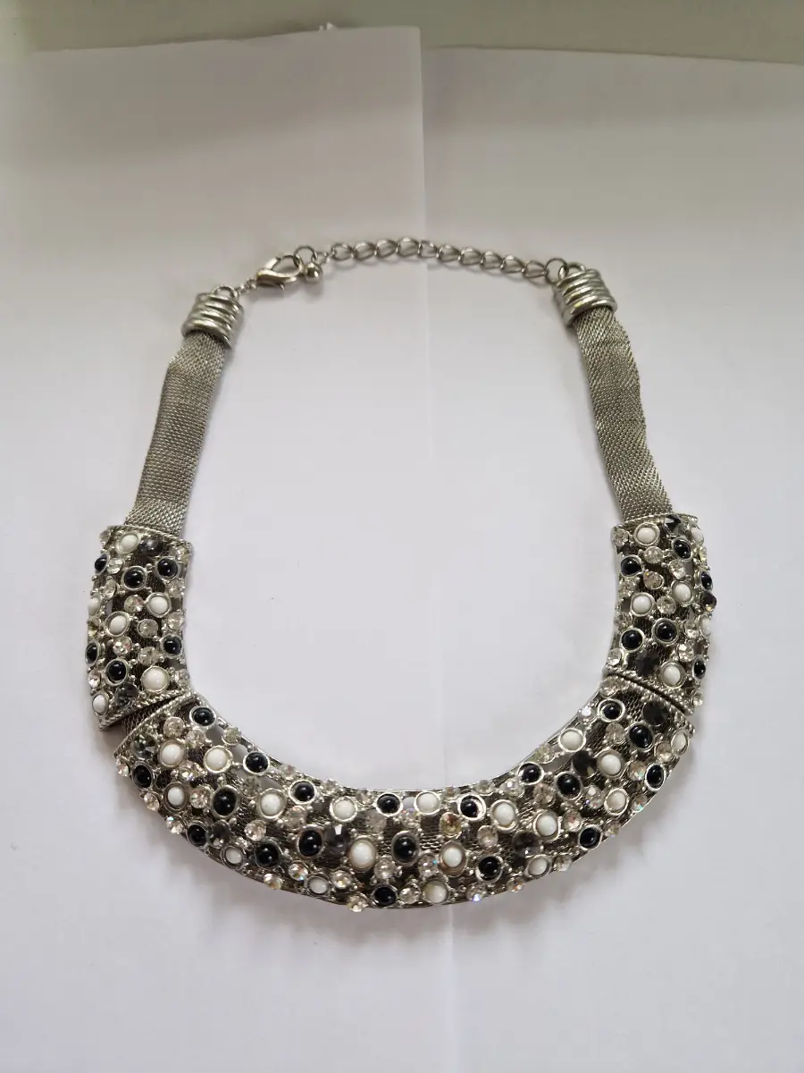 Silver mesh choker necklace