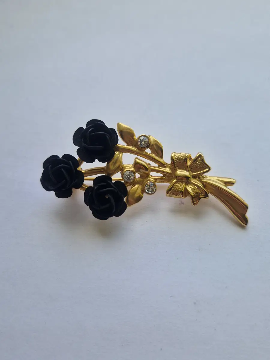 Vintage Gold Tone Brooch 3 Black Roses | Clear Rhinestone Accents Floral Spray Design