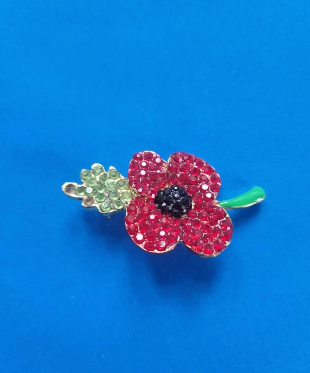 Small red poppy brooch tribute pin gold tone metal