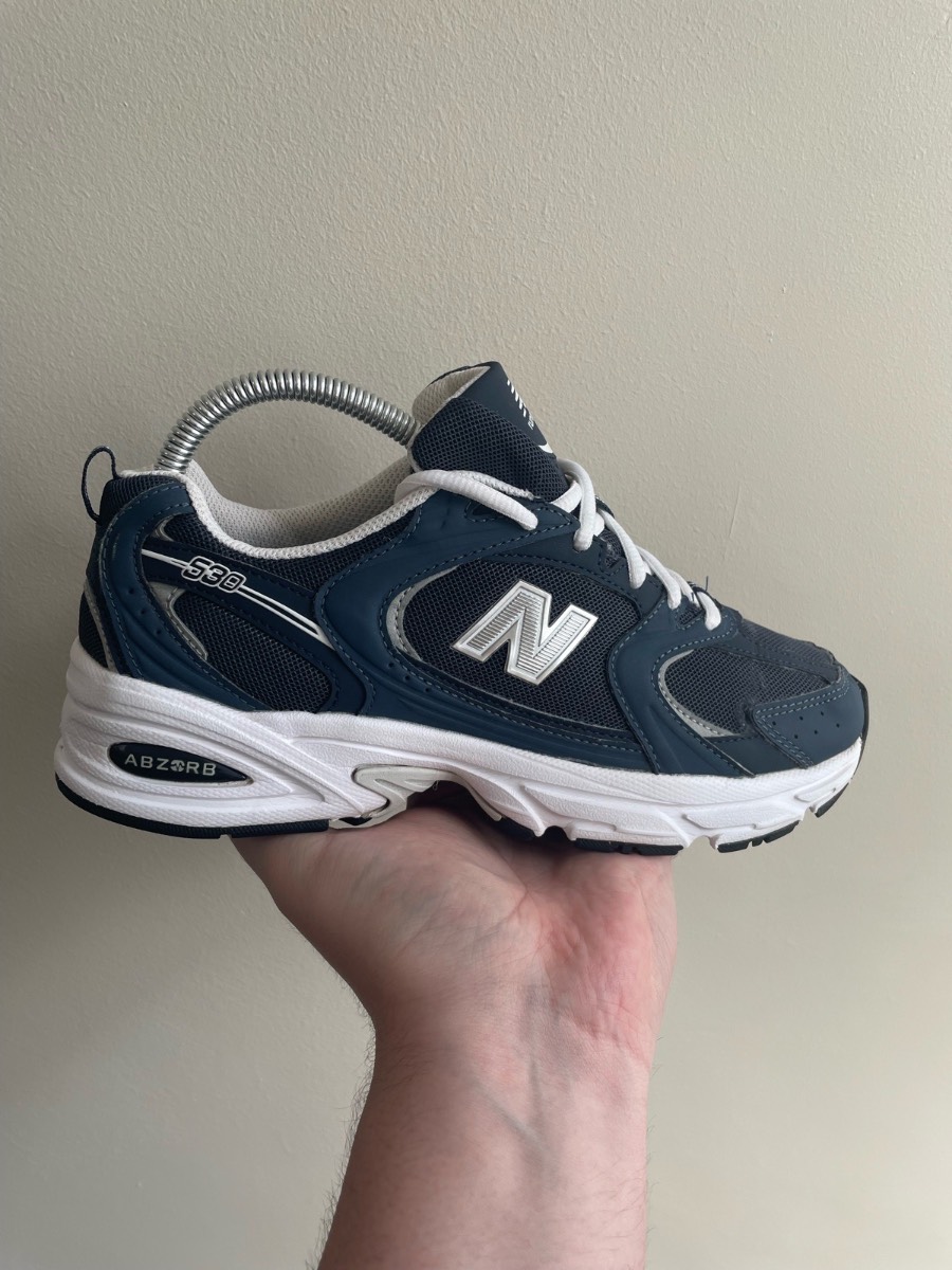 Navy & White New Balance 530 Unisex Trainers- Size 4.5- Great Condition
