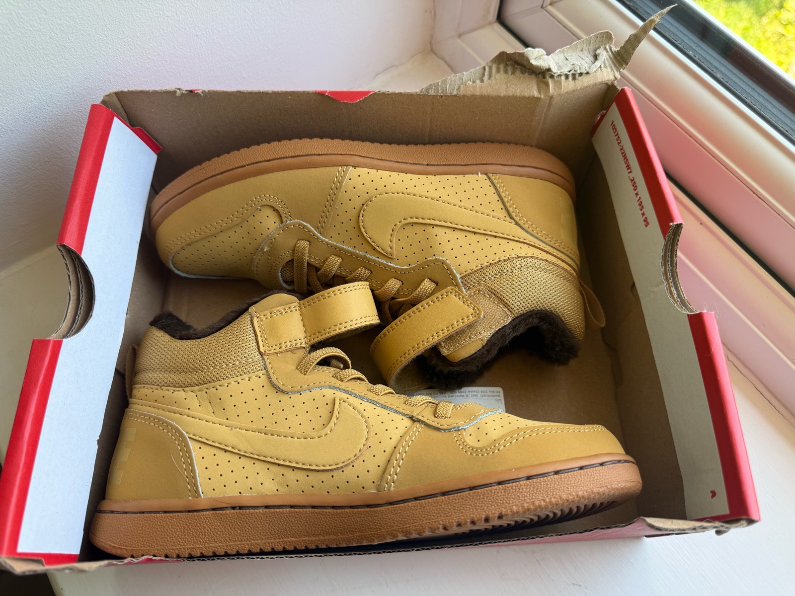 🚨 BNWT Nike Mid Court Borough Mid Winter Unisex Shoes Infant UK Size 1 RRP £75