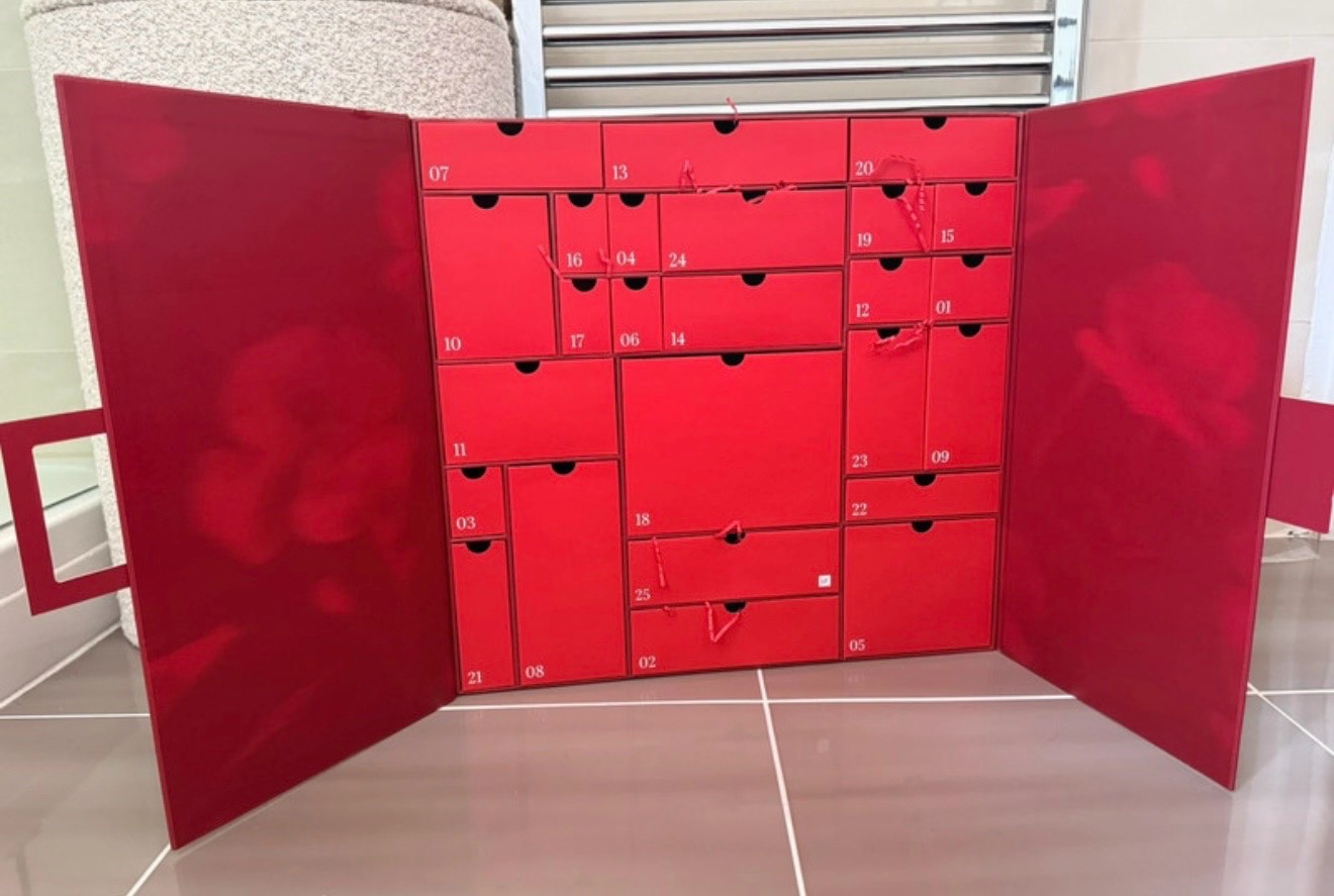 🚨 Look Fantastic Christmas Advent Calender - Empty Boxes with tissue paper Refillable