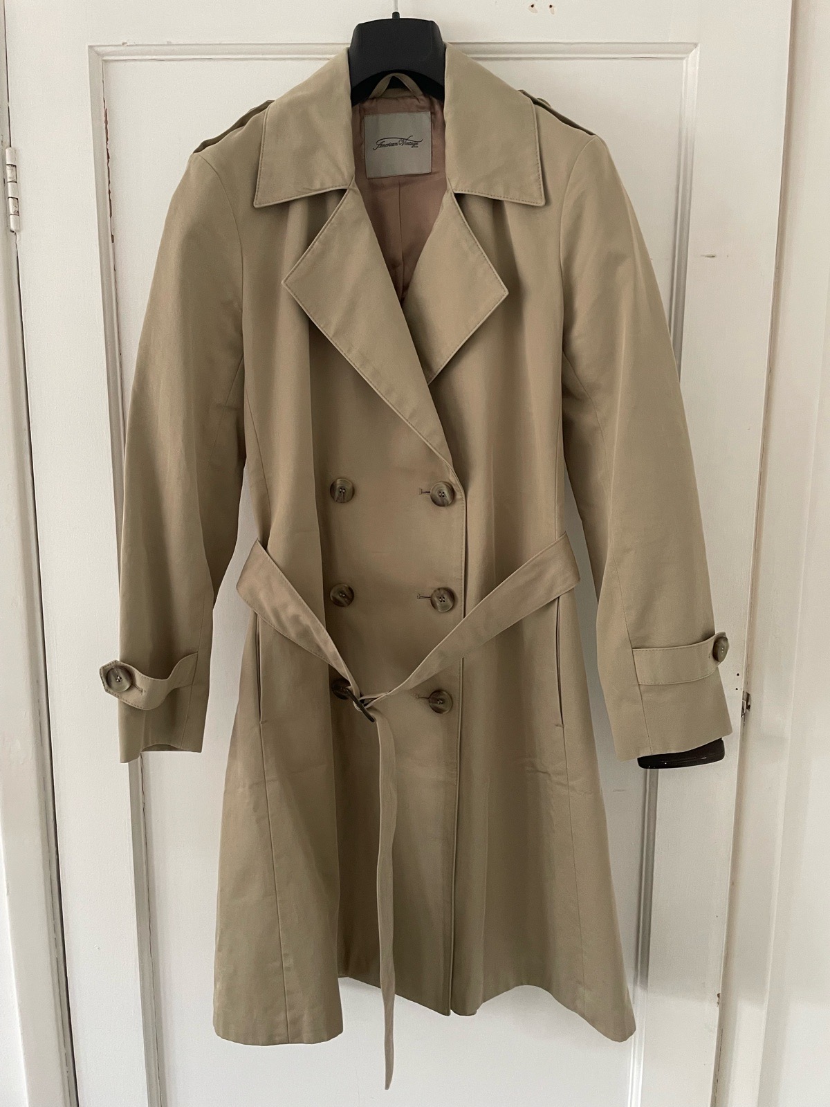 American Vintage beige mac in medium