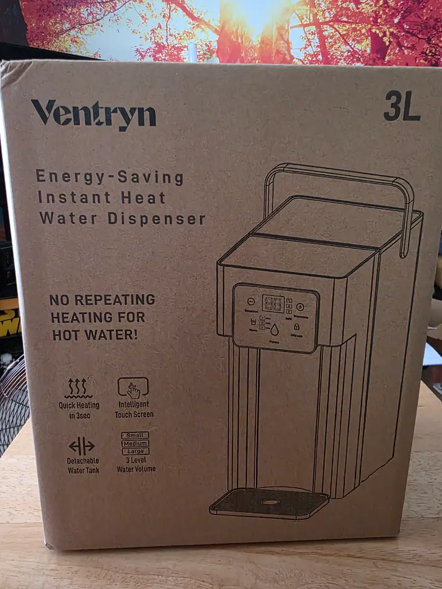 Hot water dispenser