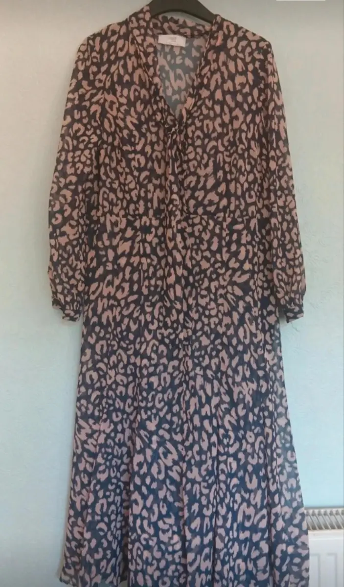 Pretty midi dress from Wallis Size 14 petite
