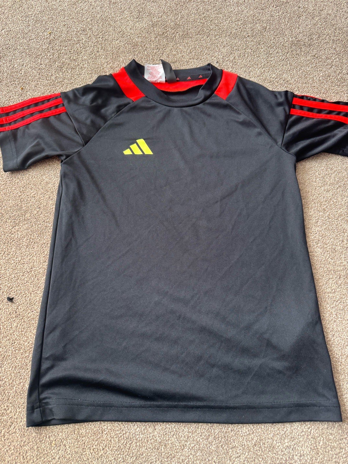 Adidas sports top