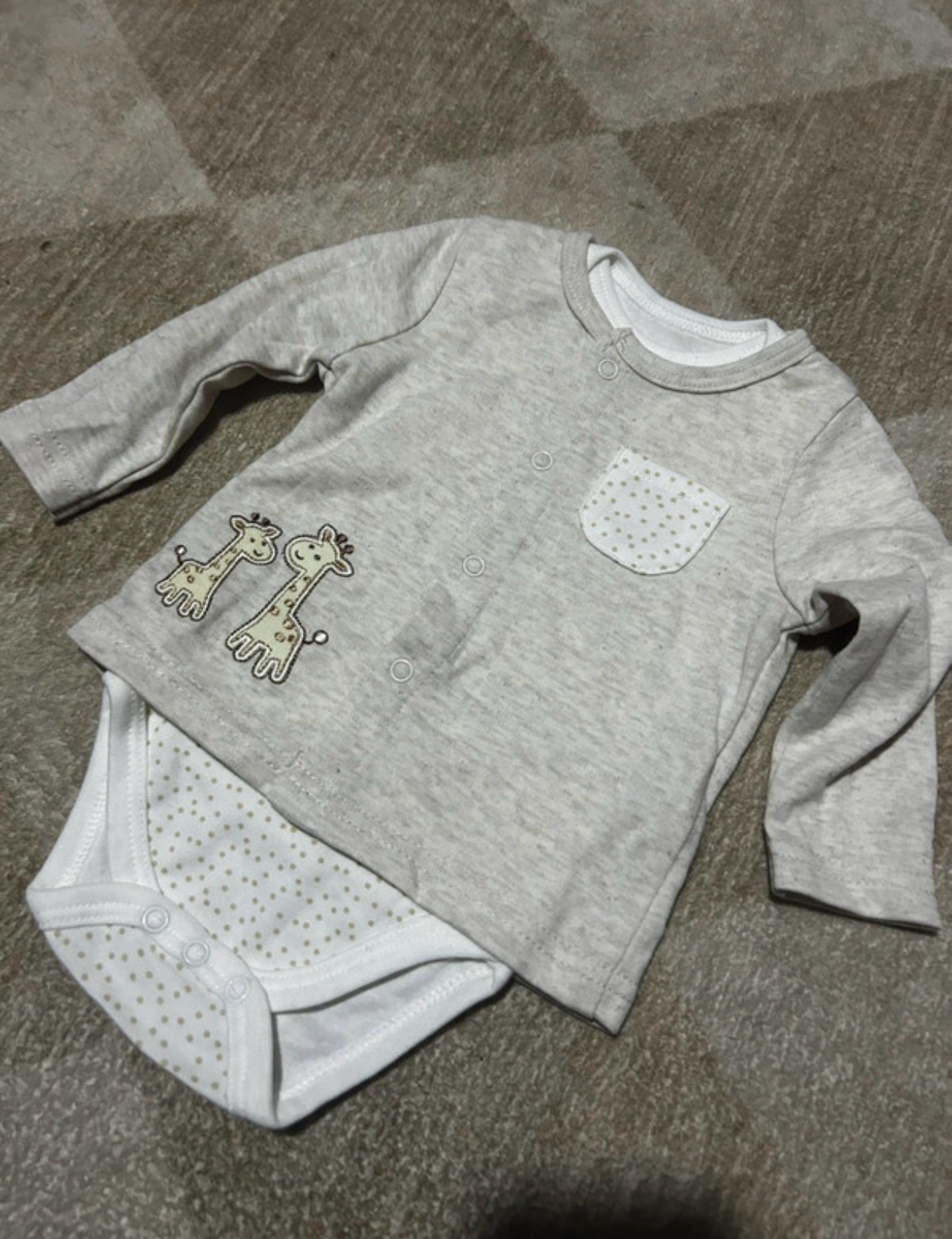 Girls age 6 months cute baby grow and cardigan set with giraffes