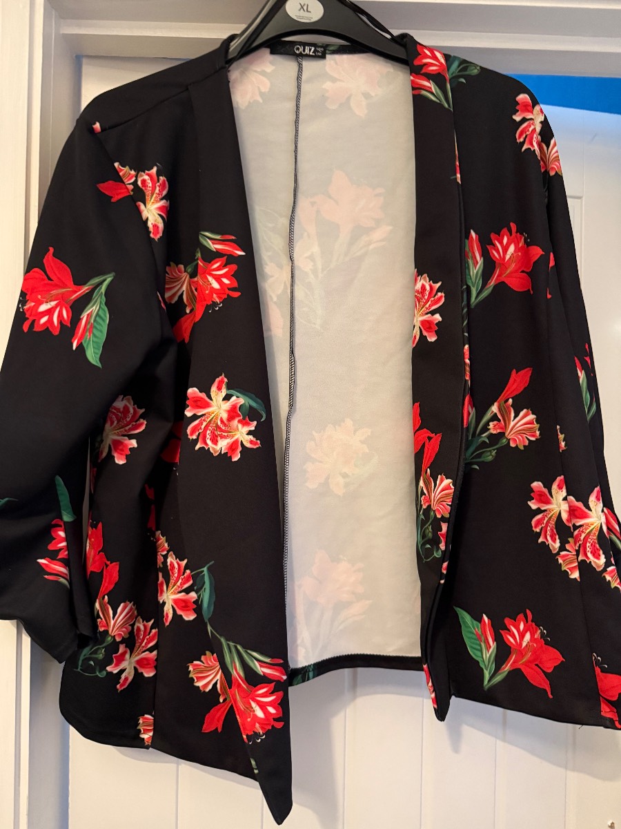 Lovely floral print jacket from Quiz